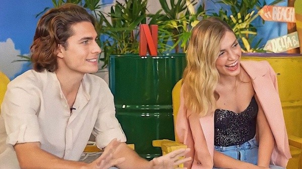 Giulia Guerrini junto a Guido Messina en el evento virtual de presentación de Cielo Grande. Foto: (Netflix)