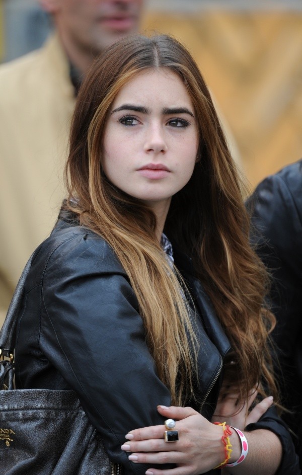 Lily Collins, fuente: (Getty images)