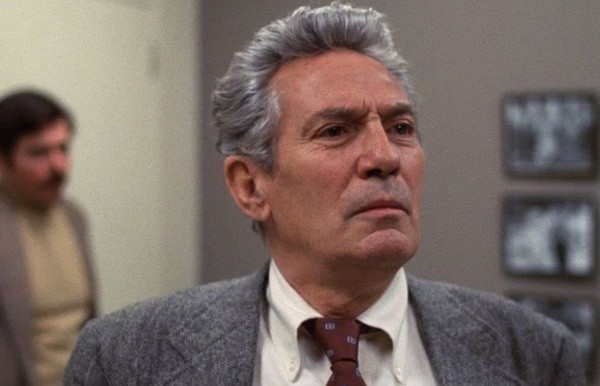 Peter Finch. Foto: IMDb.