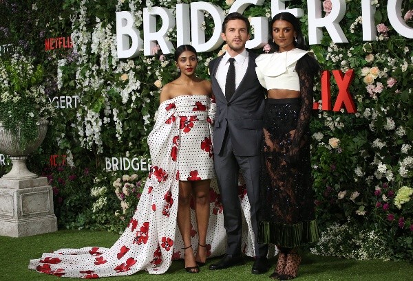 Los protagonistas de Bridgerton en la temporada 2 durante la avant premiere. Foto: (Getty)