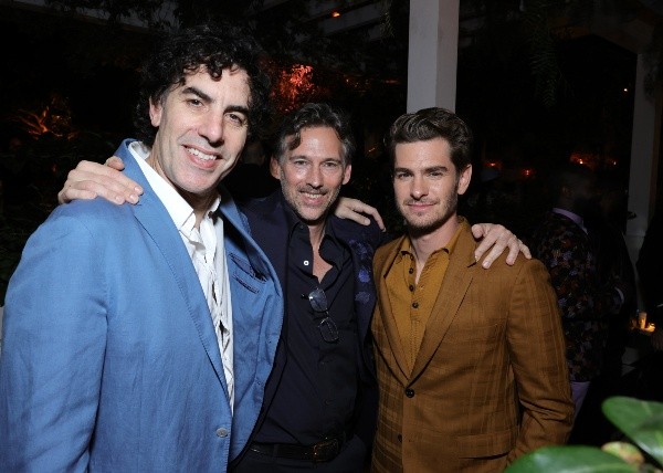 Sacha Baron Cohen, Joel Lubin y Andrew Garfield