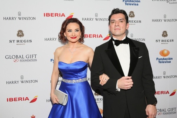 Jorge Salinas y Elizabeth Álvarez. Fuente: (Getty images)