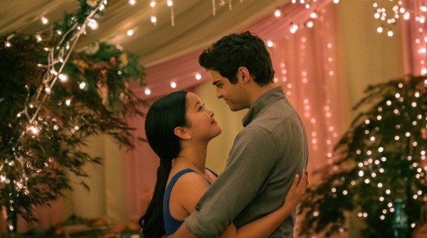 Lana Condor y Noah Centineo en A todos los chicos: Para Siempre. Foto: (Netflix)