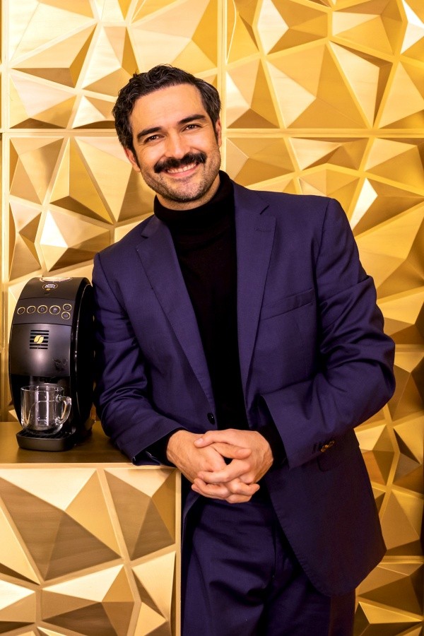 Alfonso Herrera se suma a ‘Rebel Moon’ para Netflix. Fuente: (Getty images)