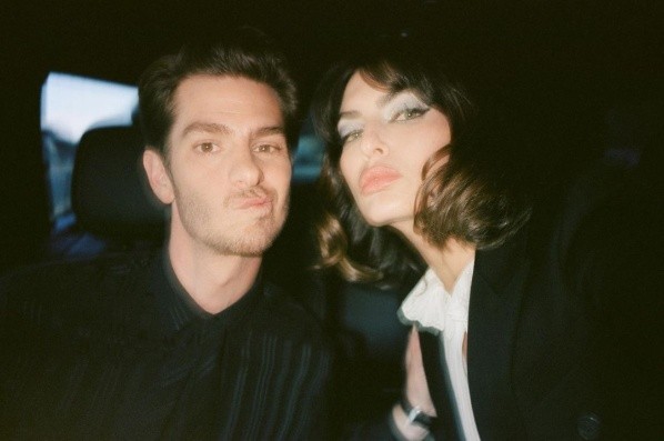 Alyssa Miller y Andrew Garfield. Foto: (@luvalyssamiller)