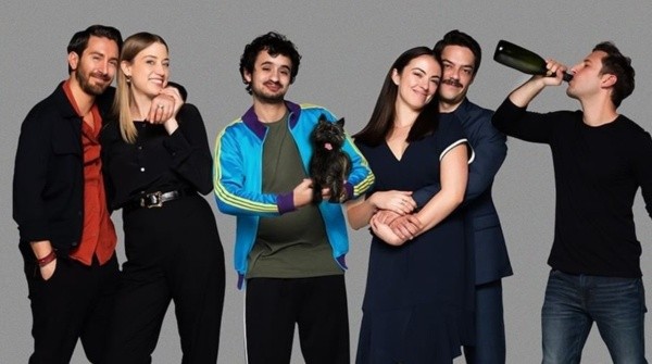 Los protagonistas de Cómo sobrevivir Soltero. Foto: (Prime Video)