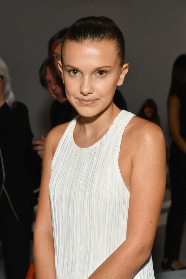 Millie Bobby Brown en uno de los eventos de Calvin Klein. Foto: (Getty)