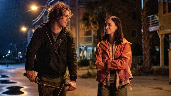 Los protagonistas de Along for the Ride. Foto: (Netflix)