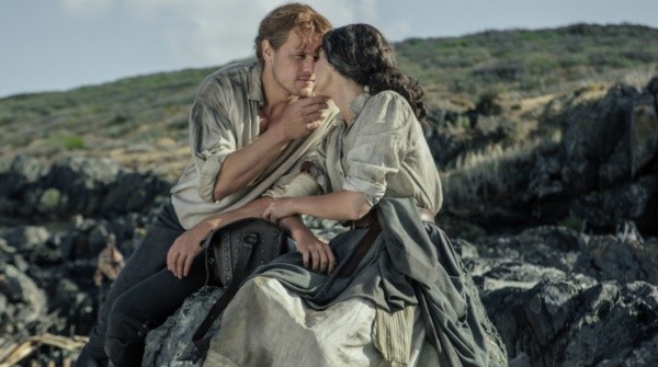 Sam Heughan y Caitriona Balfe en Outlander. Foto: (IMDB)