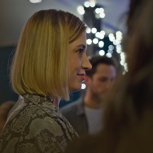 Tato Alexander en Cómo sobrevivir Soltero. Foto: (@comosobrevivirsoltero)