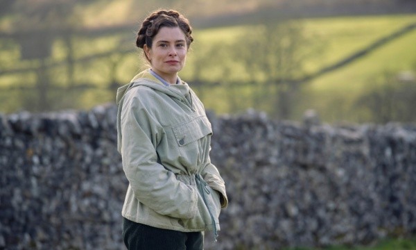 Rachel Shenton en All Creatures Great and Small (Foto: Acorn TV)