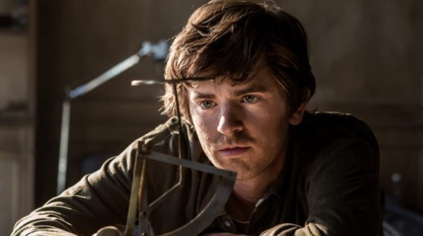 Freddie Highmore en Asalto a la casa de Moneda. Foto: (IMDB)