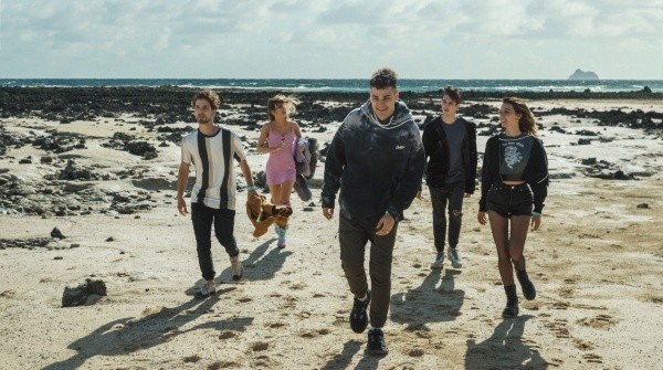 Los protagonistas de Bienvenidos a Edén. Foto: (Netflix)