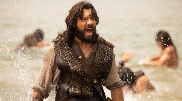 Álvaro Morte en Sin Límites. Foto: (Prime Video)