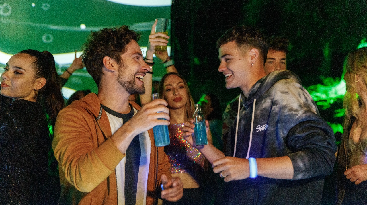 Albert Baró en Bienvenidos a Edén. Foto: (Netflix)