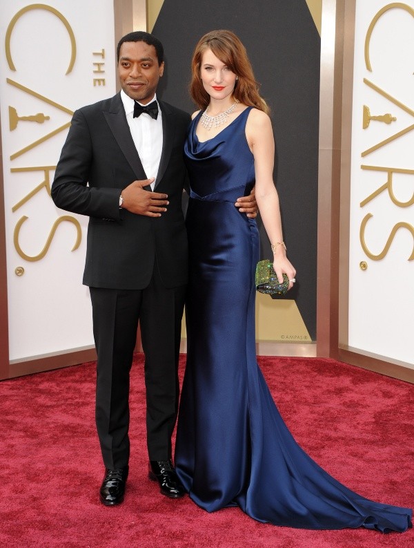 Chiwetel Ejiofor y Sari Mercer