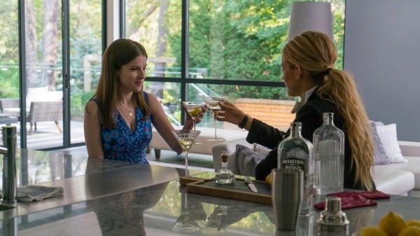 Anna Kendrick y Blake Lively protagonizan A Simple Favor.