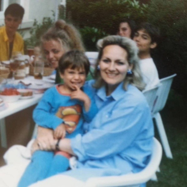 Henry Cavill y su mamá. Foto: (@henrycavill)