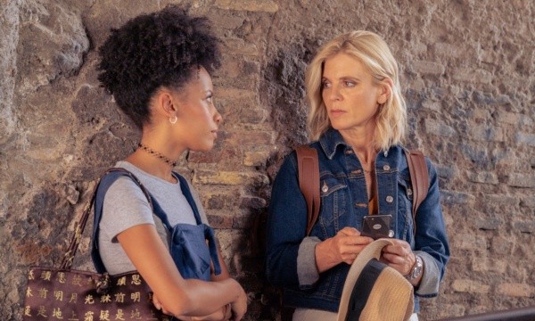 Emilia Fox en Signora Volpe (Foto: Acorn TV)