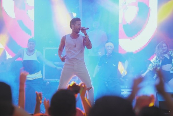 Carlos Torres como Charly Flow. Foto: (Netflix)