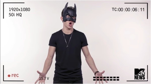 Tom Holland vestido de Batman. Foto: (Captura del vídeo)