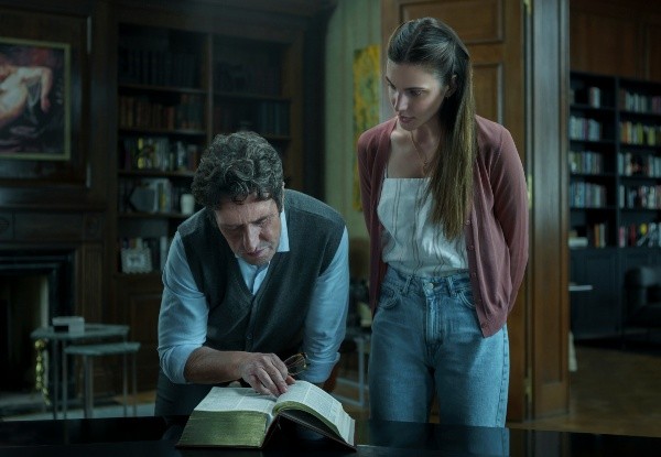 Diego Peretti y Macarena Achaga. Foto: (Netflix)