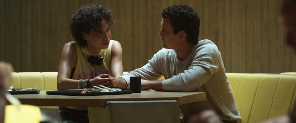 spiderhead netflix chris  Jurnee Smollett miles teller