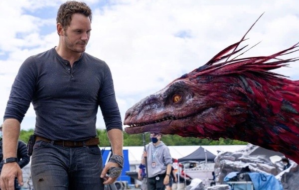 El actor en el set de Jurassic World. Foto: IMDb.