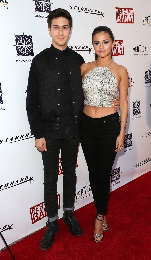 Nat Wolff y Selena Gomez en 2014 (Getty).