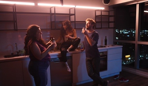 Carolina Kopelioff, Johanna Chiefo y Ruggero Pasquarelli durante el rodaje. Foto: (@carolinakopelioff)