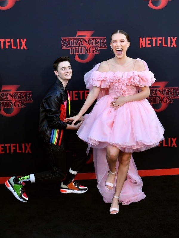 Millie Bobby Brown y Noah Schnapp. Foto: (Getty)