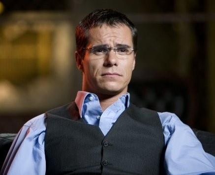 tony dalton los simuladores mario santos