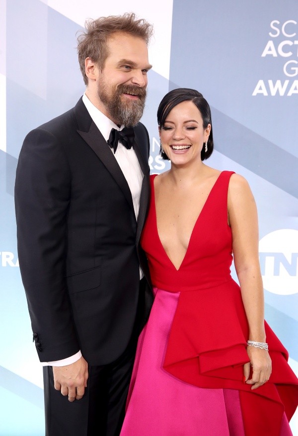 La hermosa historia de amor de David Harbour y Lily Allen (Getty).