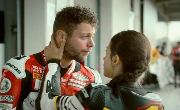 A Tres Metros Sobre el Cielo