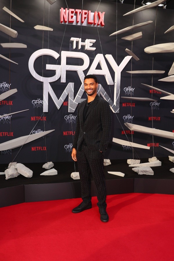 Regé-Jean Page en la premiere de The Gray Man. Foto: (Netflix)