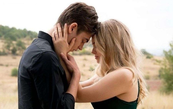 After: Amor Infinito (IMDb).