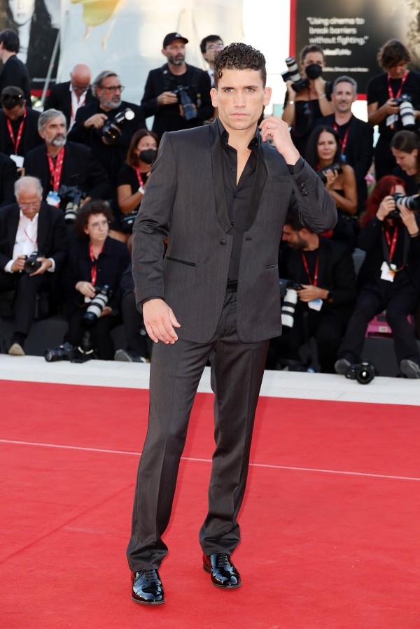 Jaime Lorente en el Festival de Cine de Venecia (Getty).