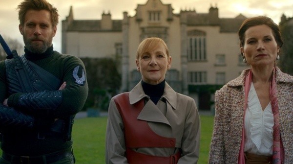 Andreas con Rosalind y la Reina de Soloria. Foto: (IMDB)