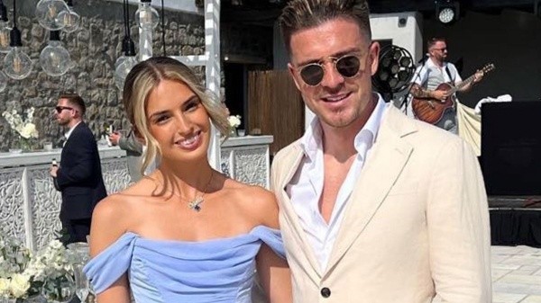 Sasha Attwood y Jack Grealish