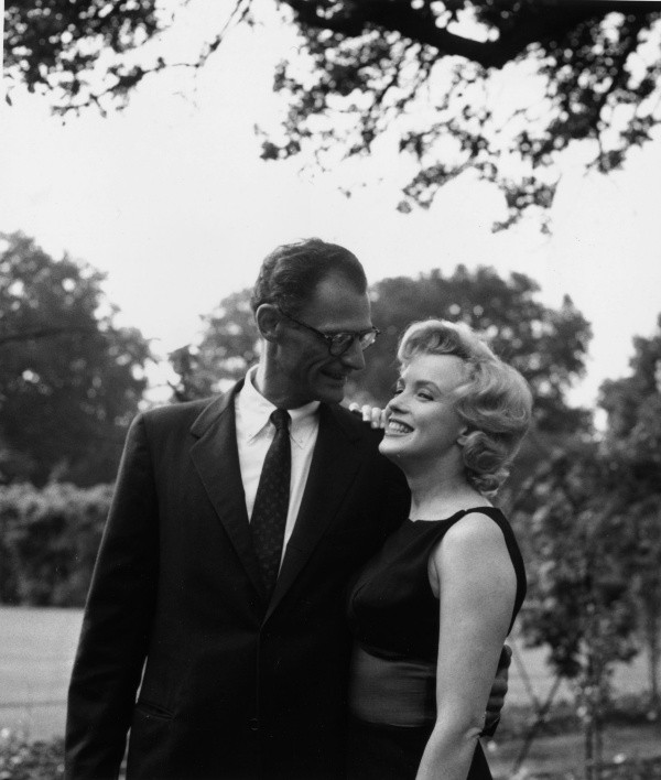 Arthur Miller y Marilyn Monroe en 1956 (Getty).