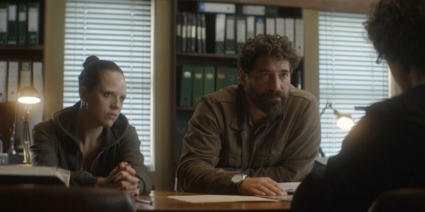 Causa propia (IMDb).