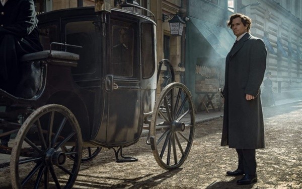 Henry Cavill en Enola Holmes 2. Foto: (IMDB)