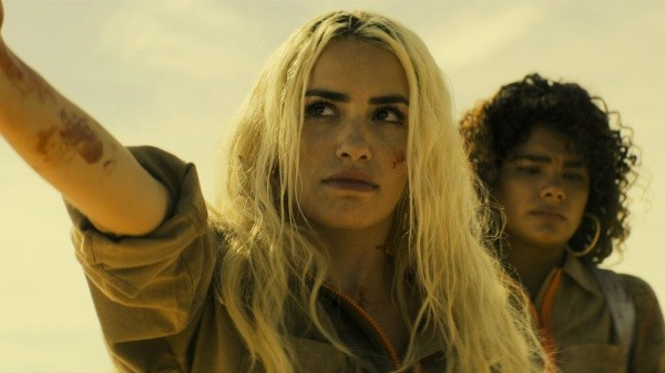 Lali Espósito protagonizó Sky Rojo (Netflix).