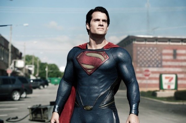 Henry Cavill personifica a Superman en DC (IMDb).
