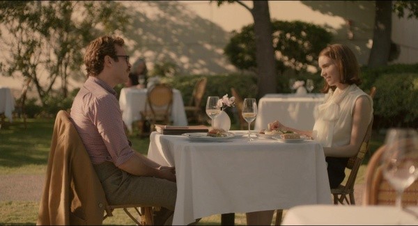 Joaquin Phoenix y Rooney Mara en Her (IMDb).