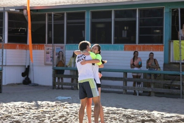 Belly y Conrad. Foto: (Prime Video)