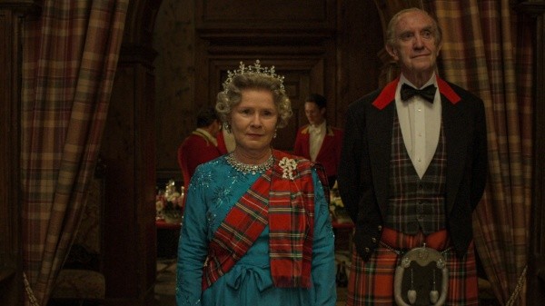 Jonathan Pryce como el príncipe Felipe en The Crown (Netflix).