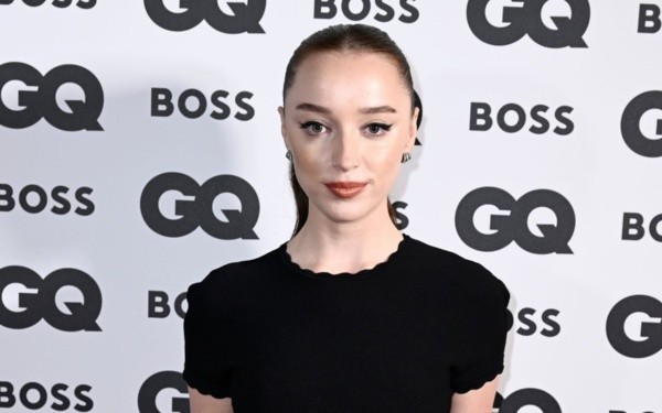 Phoebe Dynevor en la gala de GQ. Foto: (Getty)