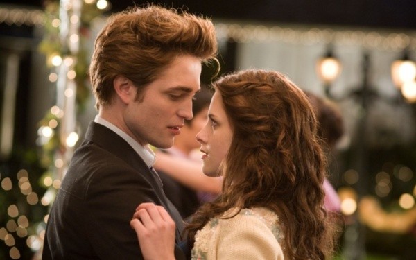 Robert Pattinson y Kristen Stewart. Foto: (IMDB)