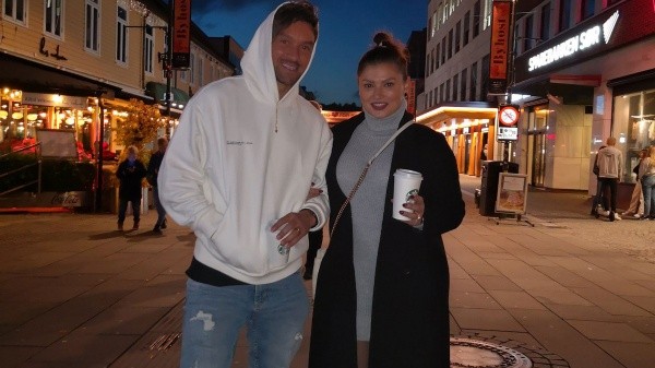 Enamorados y unidos, él mantiene una gran carrera y ella es una exitosa influencer (Twitter Christian Bolaños)